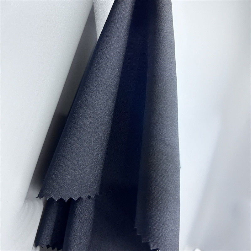 75D Переработанная полиэстерная спандексная ткань Мат 2/1 Twill Четырехсторонняя эластичная 75D+40D*75D+40D Поверхность Деликатная